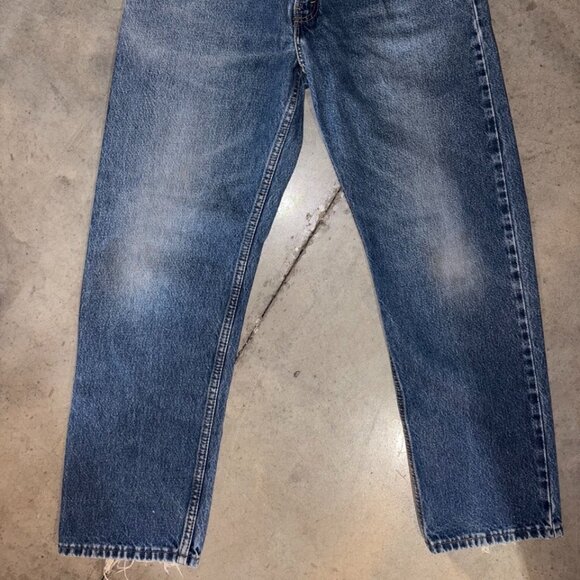 Vintage Levi's 505 Medium Wash Distressed Zipper Fly Jeans 34/30 - Picture 3 of 6